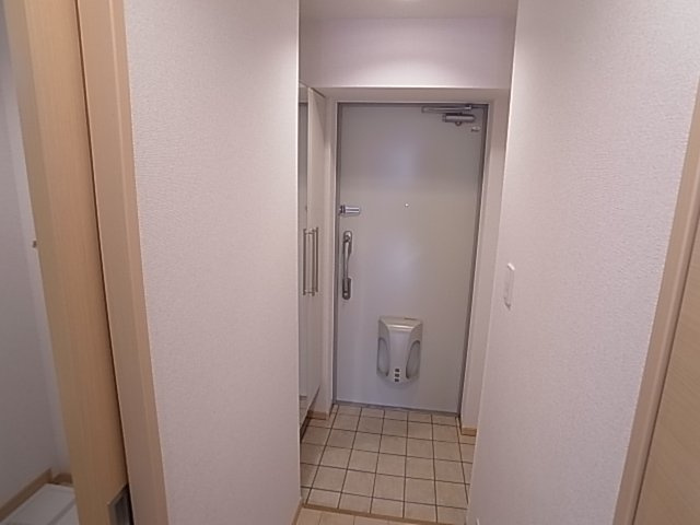 神戸市長田区大橋町８丁目の賃貸マンションの玄関