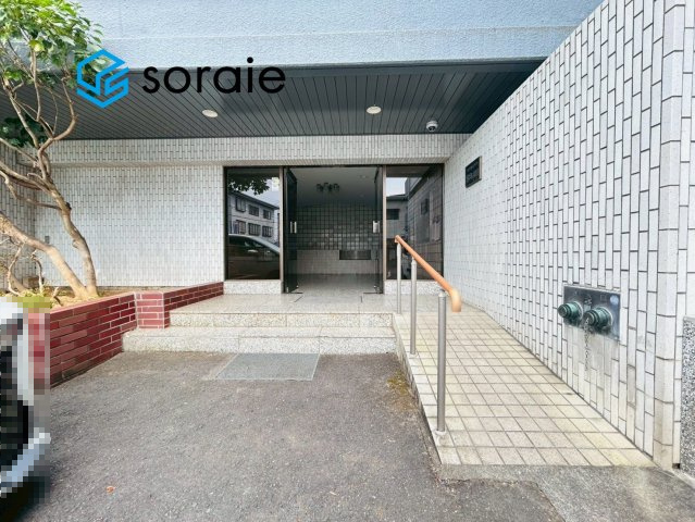 シャルムメゾン入間川のエントランス