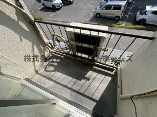 ハイツ田宮のバルコニー|暖かな日差しのふりそそぐバルコニー