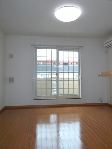 ヴィラ　スクエアＤの居間・リビング|こちらの居間で趣味の時間をお楽しみください