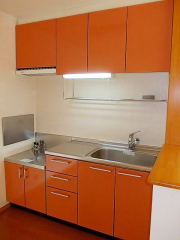 ランドヒルズ　Ｂのキッチン|コンパクトなキッチンで掃除もラクラク