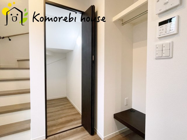 鴻巣市北新宿　中古一戸建ての玄関|8/4　撮影済み