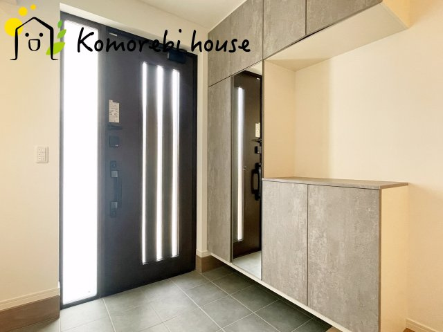 鴻巣市北新宿　中古一戸建ての玄関|8/4　撮影済み