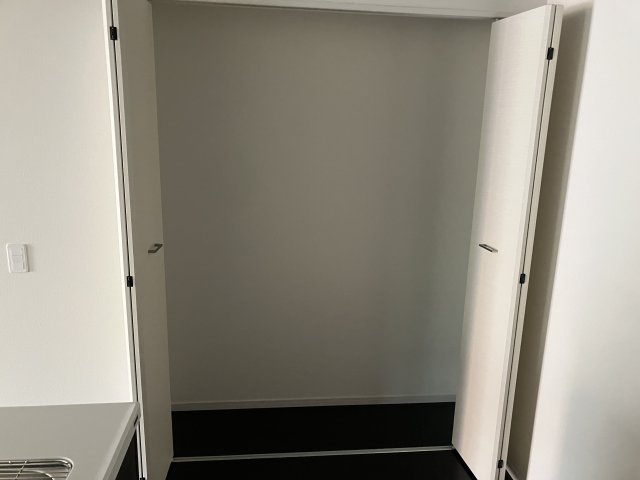 小野市神明町　1期　2号棟の収納