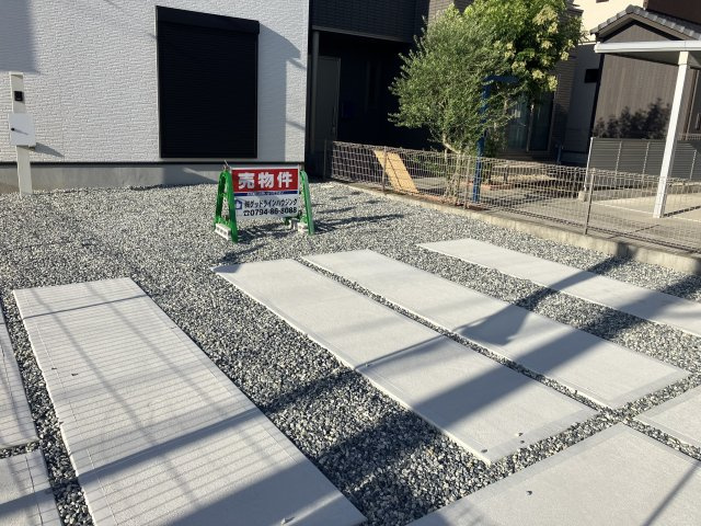 小野市神明町　1期　2号棟の駐車場