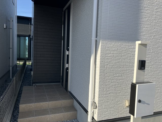 小野市神明町　1期　2号棟のエントランス
