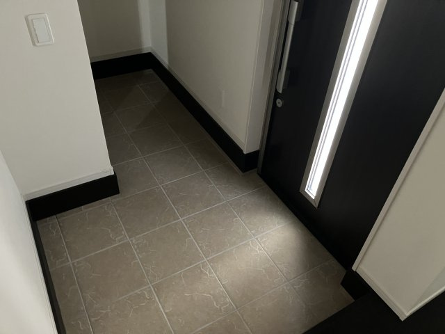 小野市神明町　1期　2号棟の玄関