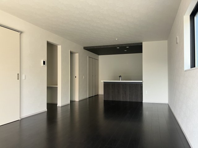 小野市神明町　1期　2号棟の居間・リビング