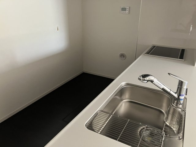 小野市神明町　1期　2号棟のキッチン