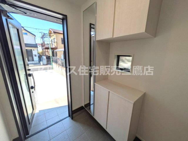 三鷹市上連雀９丁目 新築戸建て 中央線  武蔵境駅の玄関