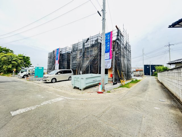 新築　伊勢崎市平井町第3　クレイドルガーデン　3号棟の前面道路含む現地写真|現地写真　東側接道幅員約4ｍ