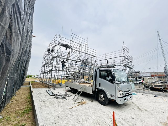 新築　伊勢崎市平井町第3　クレイドルガーデン　3号棟の駐車場|現地写真　駐車スペースは並列3台分可能です！
