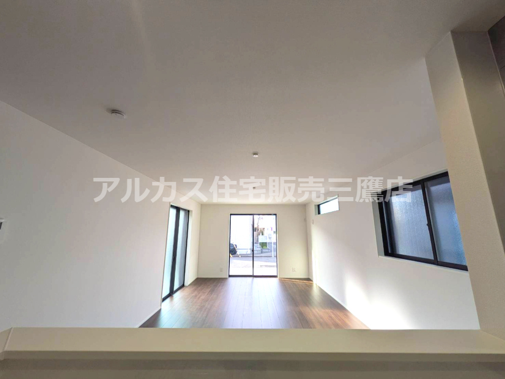 三鷹市上連雀９丁目 新築変更 中央線  武蔵境駅の居間・リビング