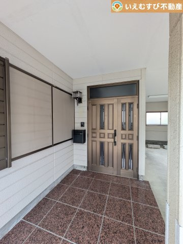 熊谷市広瀬　中古戸建のエントランス