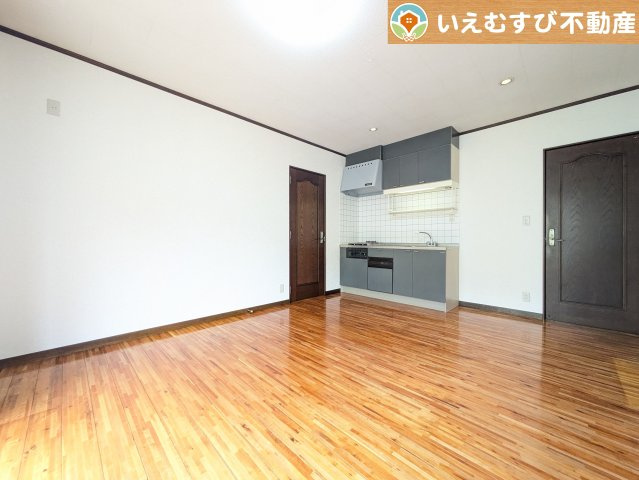 熊谷市広瀬　中古戸建の居間・リビング