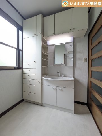 熊谷市広瀬　中古戸建の独立洗面台