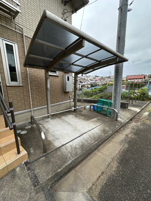 【その他共用部分】 | グリーンベル | 屋根付きの駐輪場があるので雨が降っても安心です☆自転車はちょっとした移動手段に便利ですよね！