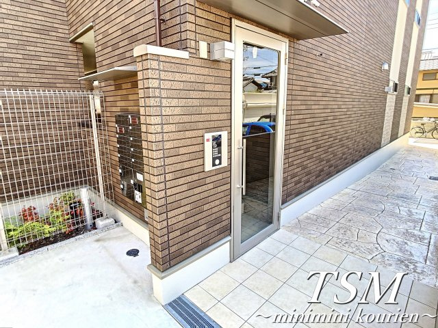 シャンリーのエントランス|オートロックあり