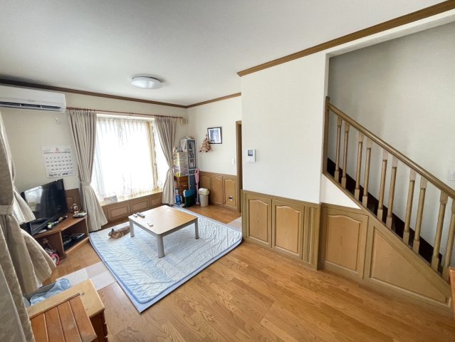 【居間・リビング】 | ◇◆開成町吉田島 中古戸建◆◇ | 約12.4帖のリビングダイニング
