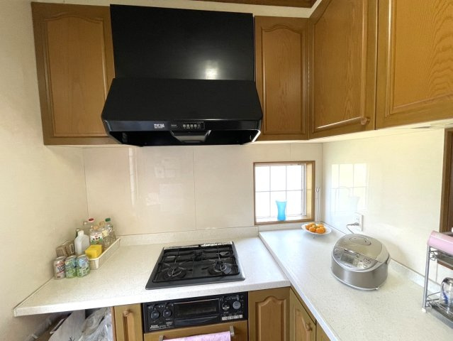 【キッチン】 | ◇◆開成町吉田島 中古戸建◆◇ | 効率的にお料理ができる3口ガスコンロ