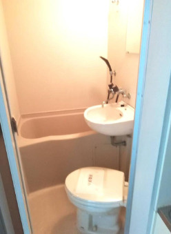 【大阪府】東大阪市　一棟収益マンション　の浴室