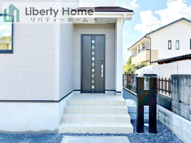 笠間市市野谷24-P1　新築戸建の玄関
