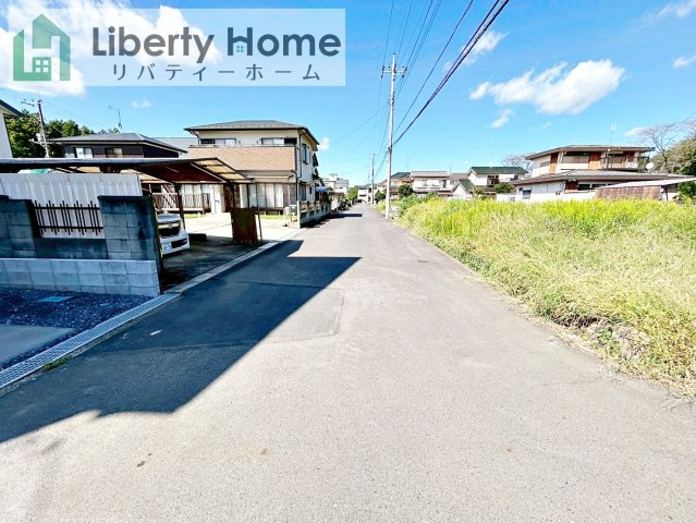 笠間市市野谷24-P1　新築戸建の前面道路含む現地写真