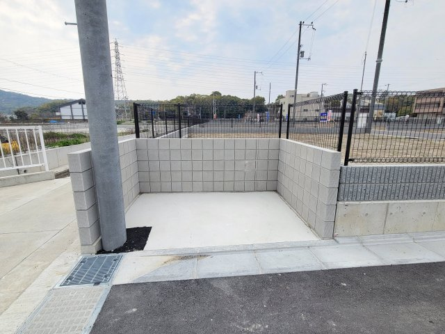 ライフフィールド三田小学校前のその他