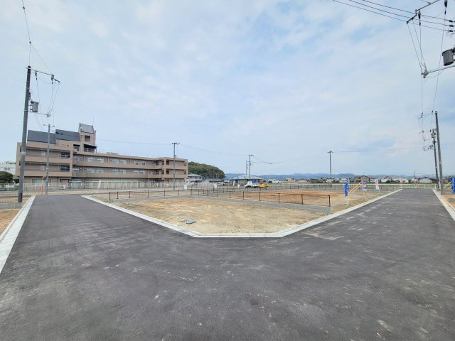 ライフフィールド三田小学校前の外観