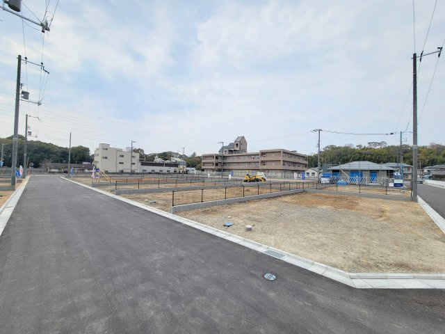 ライフフィールド三田小学校前の外観