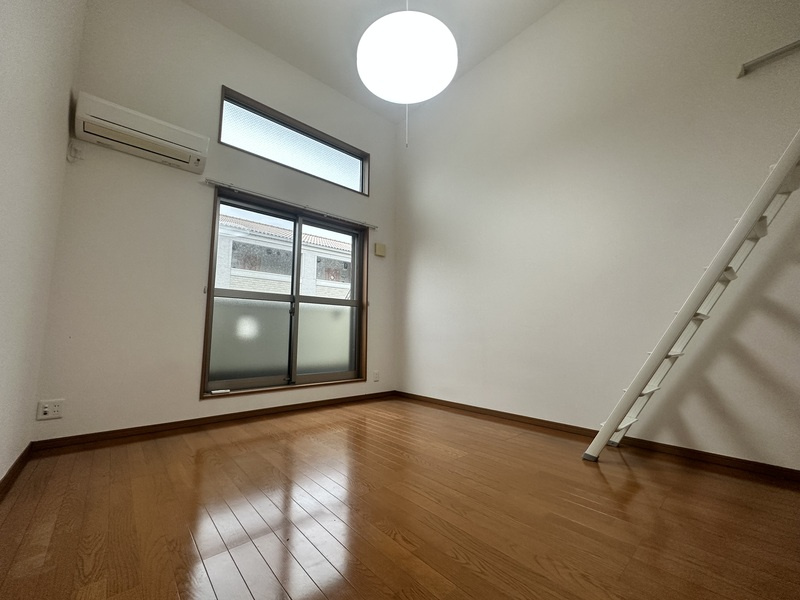 レジデンス伊川谷の洋室