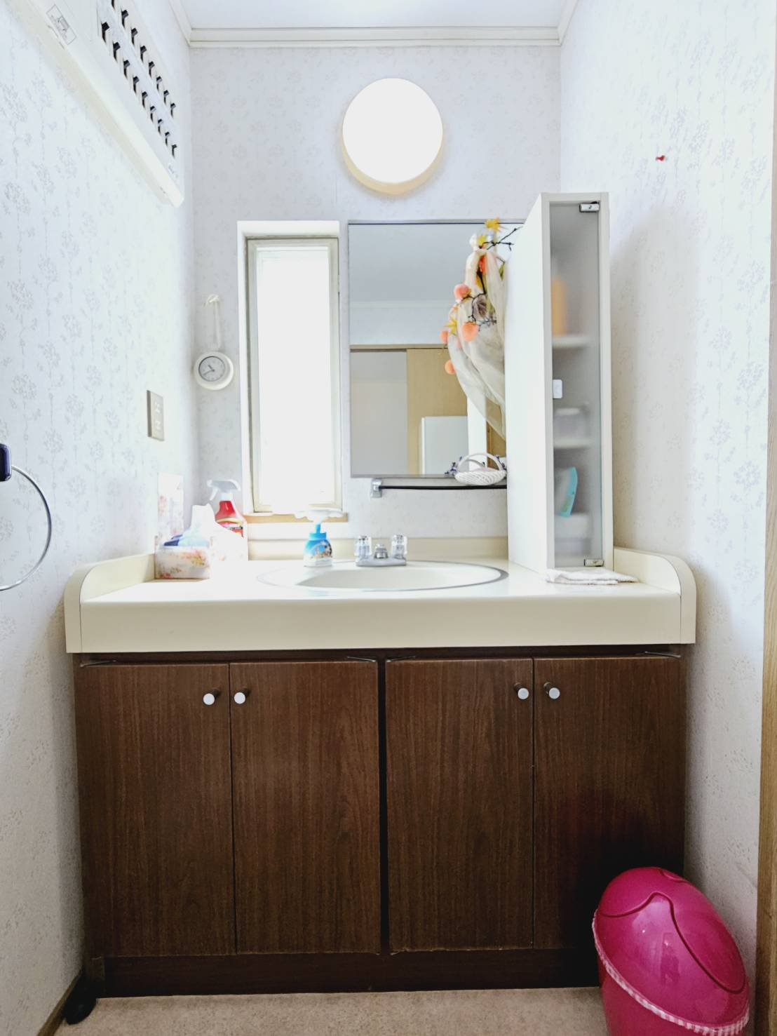 神戸市北区藤原台北町４丁目の中古一戸建の独立洗面台|■1階の洗面化粧台