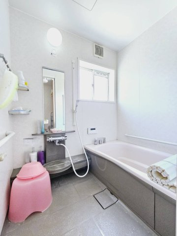 神戸市北区藤原台北町４丁目の中古一戸建の浴室|■足を伸ばしてくつろげる浴室■1日の疲れを癒してください。