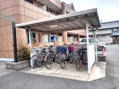 【その他共用部分】 | コンフォール | 屋根付き駐輪場