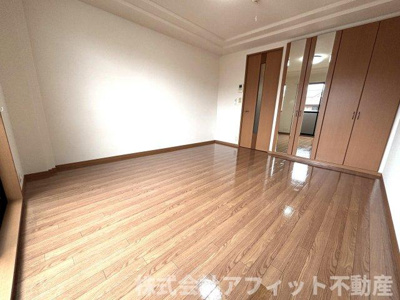 【居間・リビング】 | コンフォール | 洋室9.1帖