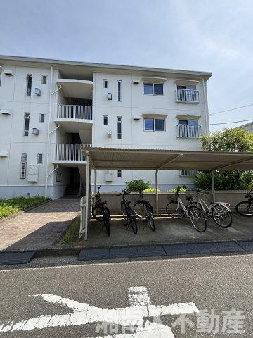 茅ヶ崎海岸松が丘ハイツJ棟２０６の外観|外はこのようになっています