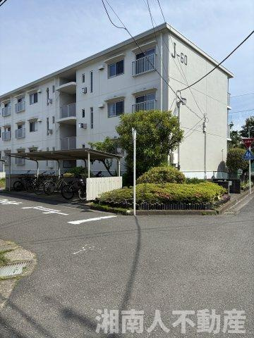 茅ヶ崎海岸松が丘ハイツJ棟２０６の外観|外観は落ち着いています