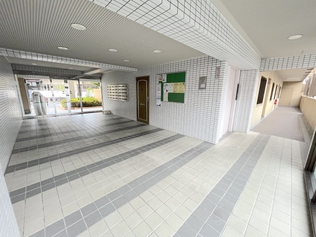 アンピールやよい坂のエントランス