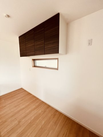 “堅実な湘南ライフ”にちょうどいい戸建の洋室