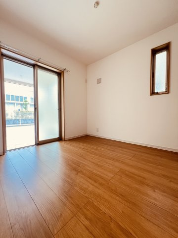 “堅実な湘南ライフ”にちょうどいい戸建の洋室