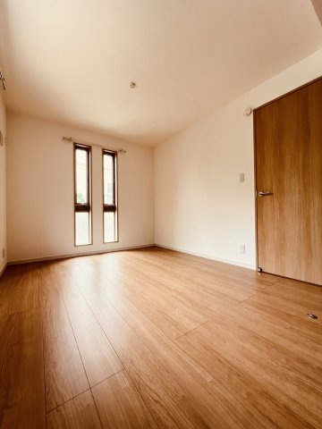 “堅実な湘南ライフ”にちょうどいい戸建の居間・リビング