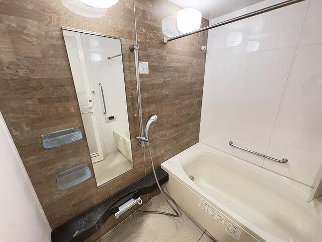 ダイアパレス荒池緑地の浴室