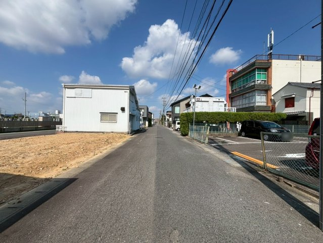 売土地　一宮市緑3丁目　32.2坪の前面道路含む現地写真|北側道路