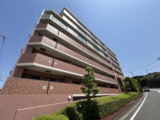 【外観】 | 外観：地中海建築をモチーフにした明るいオレンジベージュのタイルを採用し、鮮やかなデザインです。総戸数１６０戸。