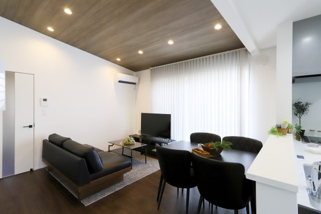 【居間・リビング】の画像