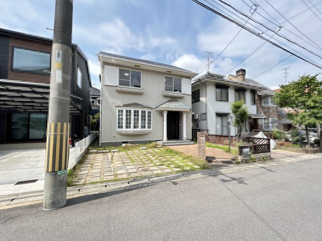 敷地約４５坪■２０２５年５月内外装リフォーム完了■ゆったり４ＬＤＫ■宇治市五ケ庄広岡谷の駐車場|駐車場