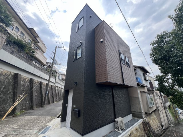 アリビア旭が丘の外観