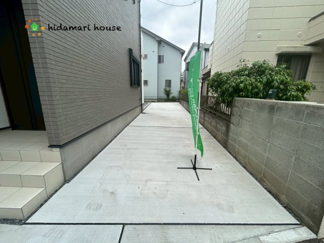 北区日進町③　新築未入居住宅　01の駐車場