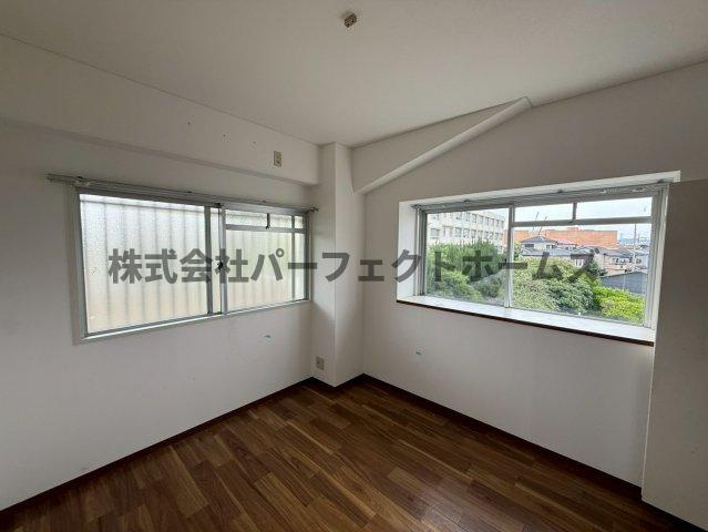 Belong枚方東1番館の洋室|個人の部屋や寝室として使える洋室です