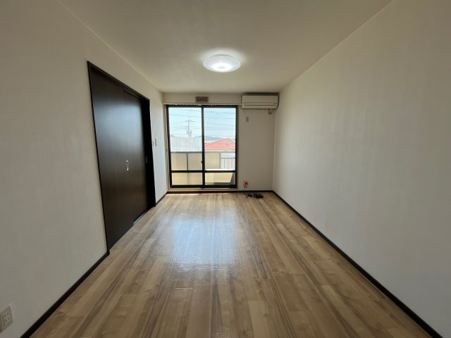 コンフォートシティの居間・リビング